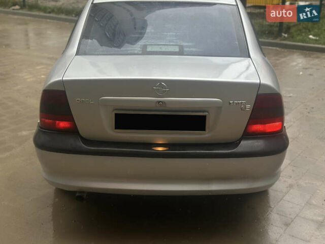Опель Вектра, объемом двигателя 1.8 л и пробегом 241 тыс. км за 2499 $, фото 6 на Automoto.ua