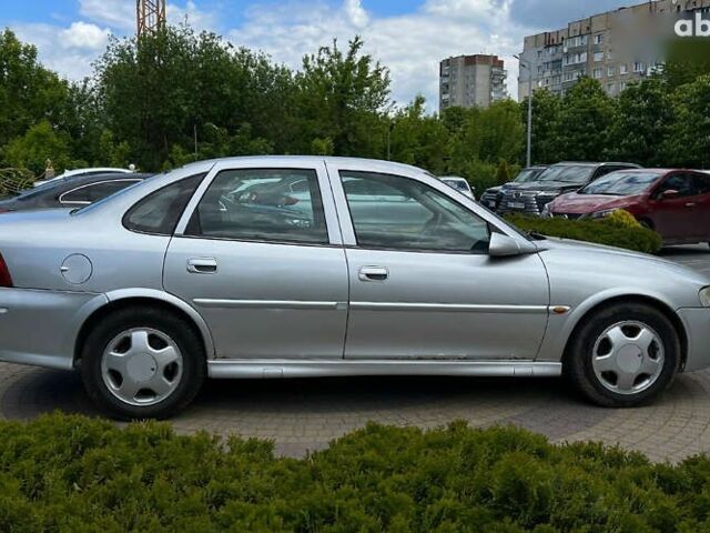 Опель Вектра, объемом двигателя 2.2 л и пробегом 251 тыс. км за 2999 $, фото 7 на Automoto.ua