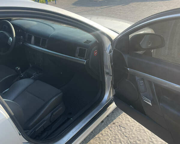 Опель Вектра 2003 в Львове на Automoto.ua Опель Вектра, объемом двигателя 2.2 л и пробегом 340 тыс. км за 3650 $, фото 2 на Automoto.ua