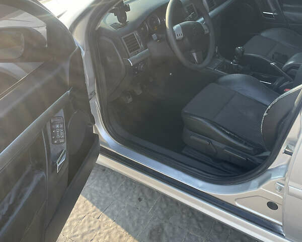 Опель Вектра 2003 в Львове на Automoto.ua Опель Вектра, объемом двигателя 2.2 л и пробегом 340 тыс. км за 3650 $, фото 10 на Automoto.ua