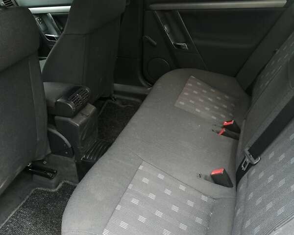 Опель Вектра, объемом двигателя 2 л и пробегом 260 тыс. км за 3900 $, фото 3 на Automoto.ua