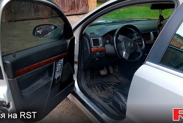 Опель Вектра, объемом двигателя 3.2 л и пробегом 290 тыс. км за 4499 $, фото 9 на Automoto.ua