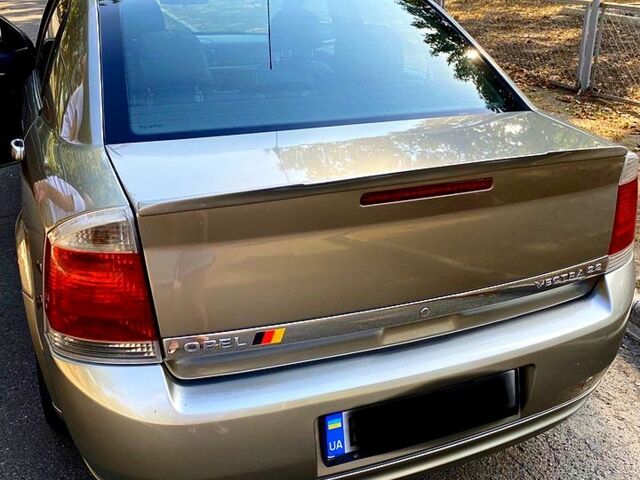 Опель Вектра, объемом двигателя 2.2 л и пробегом 220 тыс. км за 5600 $, фото 5 на Automoto.ua