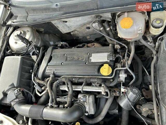 Опель Вектра, объемом двигателя 2.2 л и пробегом 280 тыс. км за 6000 $, фото 23 на Automoto.ua