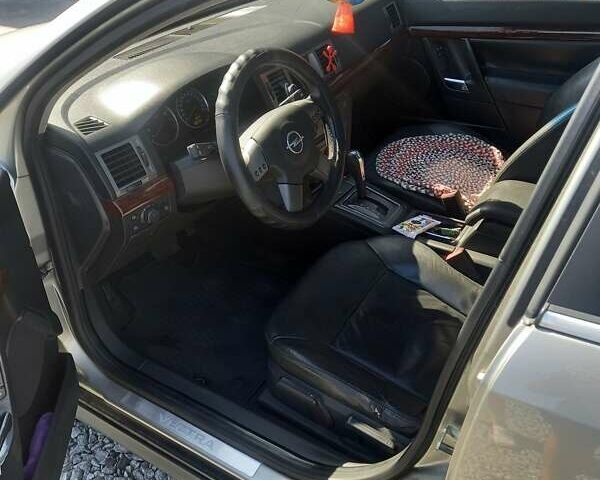 Опель Вектра, объемом двигателя 3.2 л и пробегом 300 тыс. км за 5500 $, фото 5 на Automoto.ua