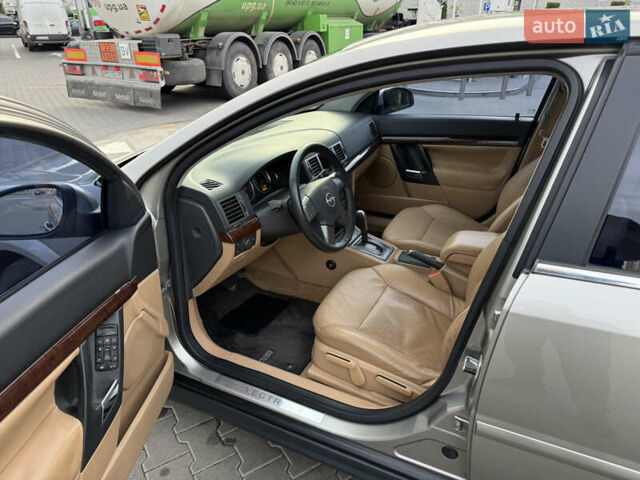Опель Вектра, об'ємом двигуна 2.2 л та пробігом 156 тис. км за 5599 $, фото 25 на Automoto.ua