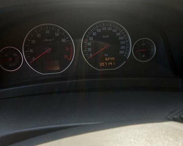 Опель Вектра, объемом двигателя 3.2 л и пробегом 300 тыс. км за 5500 $, фото 3 на Automoto.ua