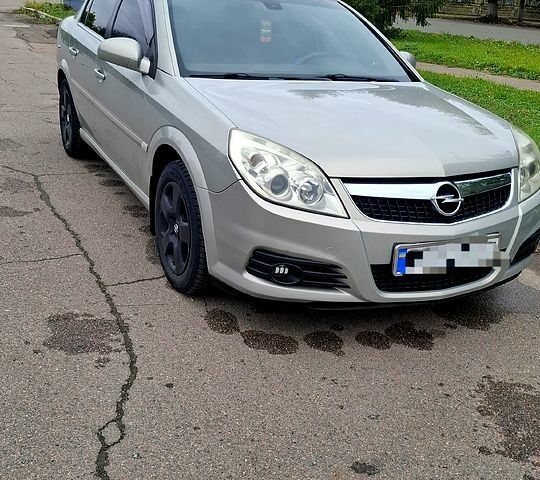 Опель Вектра, объемом двигателя 2.2 л и пробегом 220 тыс. км за 5600 $, фото 2 на Automoto.ua