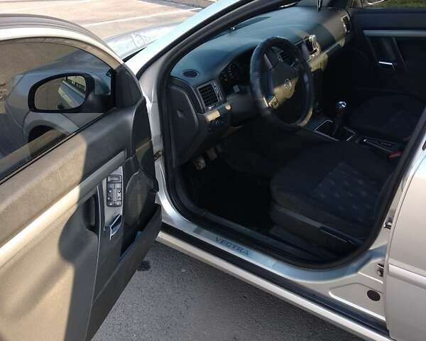 Опель Вектра, объемом двигателя 2.2 л и пробегом 210 тыс. км за 5000 $, фото 9 на Automoto.ua