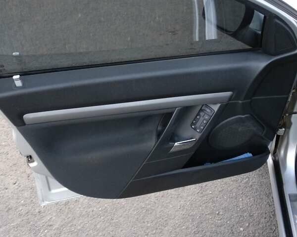 Опель Вектра, объемом двигателя 2.2 л и пробегом 210 тыс. км за 5000 $, фото 17 на Automoto.ua