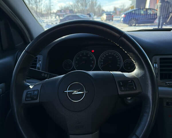 Опель Вектра, объемом двигателя 2.2 л и пробегом 200 тыс. км за 6300 $, фото 14 на Automoto.ua