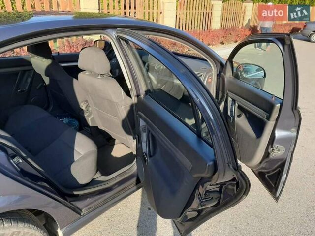 Опель Вектра, объемом двигателя 2.2 л и пробегом 271 тыс. км за 4999 $, фото 7 на Automoto.ua