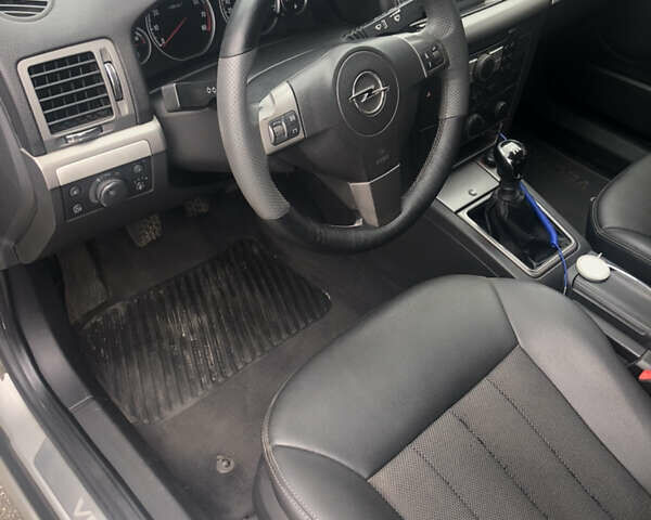 Опель Вектра, об'ємом двигуна 2.2 л та пробігом 257 тис. км за 6100 $, фото 7 на Automoto.ua