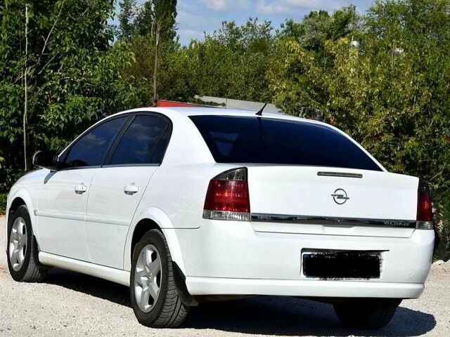 Опель Вектра, объемом двигателя 2 л и пробегом 245 тыс. км за 6200 $, фото 2 на Automoto.ua