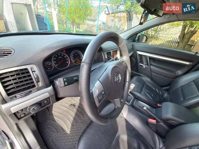 Опель Вектра, объемом двигателя 2.2 л и пробегом 295 тыс. км за 6100 $, фото 8 на Automoto.ua