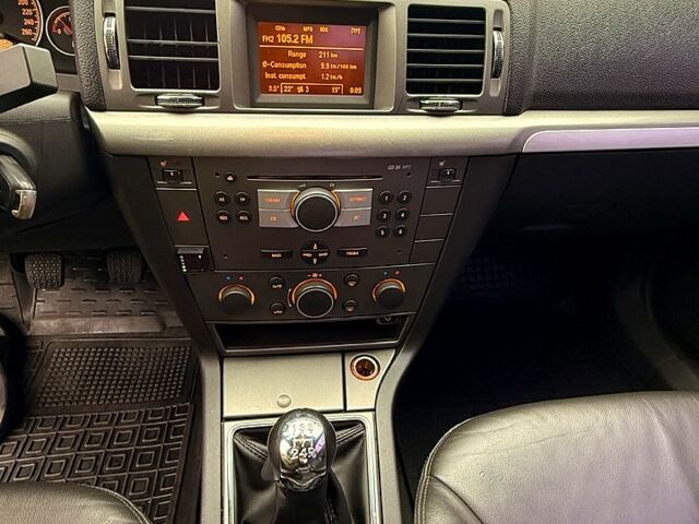 Опель Вектра, объемом двигателя 2.2 л и пробегом 188 тыс. км за 5400 $, фото 11 на Automoto.ua