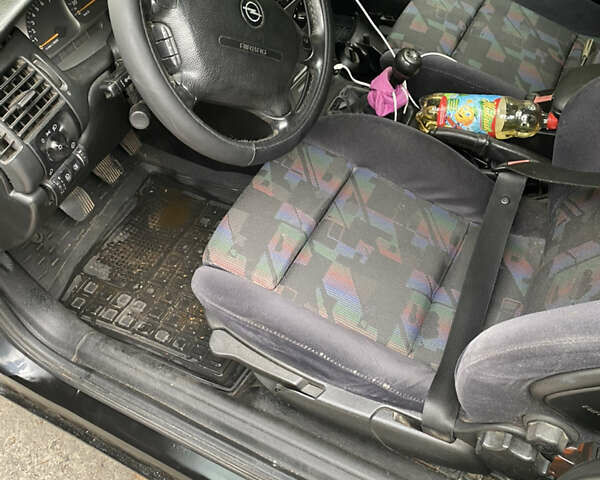 Опель Вектра, объемом двигателя 2 л и пробегом 200 тыс. км за 2050 $, фото 11 на Automoto.ua