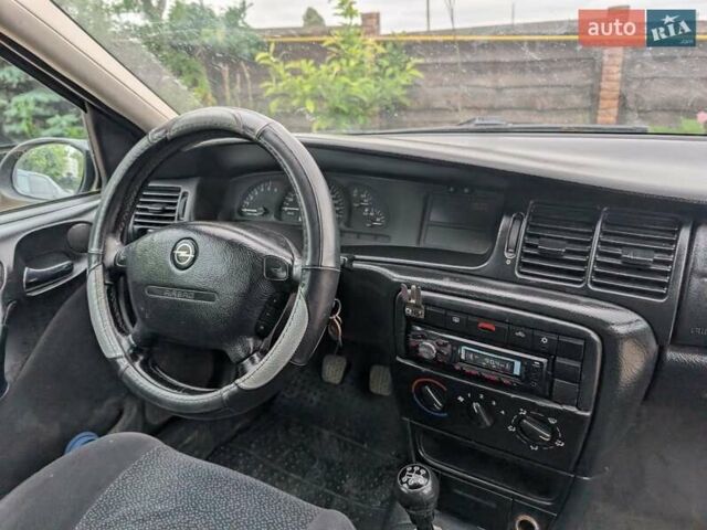 Опель Вектра, объемом двигателя 2.2 л и пробегом 250 тыс. км за 2350 $, фото 7 на Automoto.ua