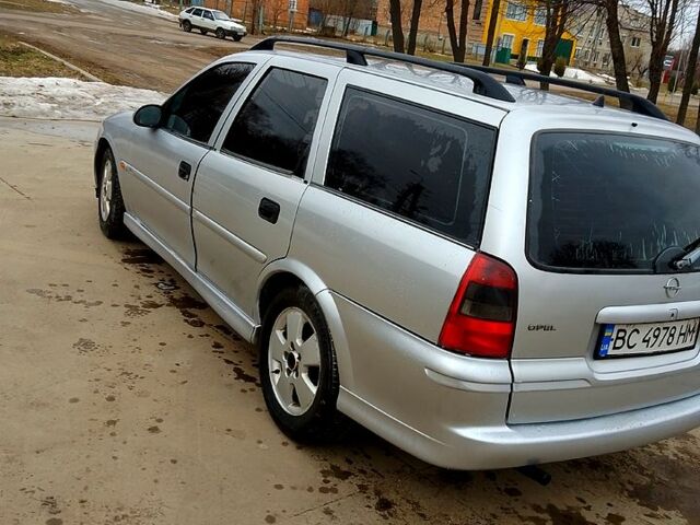 Опель Вектра, объемом двигателя 2 л и пробегом 330 тыс. км за 2655 $, фото 4 на Automoto.ua