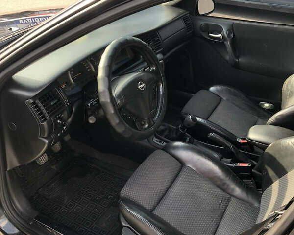 Опель Вектра, об'ємом двигуна 2.2 л та пробігом 333 тис. км за 3800 $, фото 5 на Automoto.ua