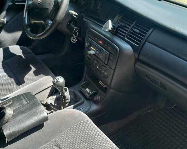 Опель Вектра, объемом двигателя 1.8 л и пробегом 275 тыс. км за 3000 $, фото 4 на Automoto.ua