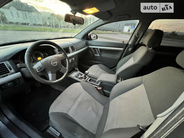 Опель Вектра, объемом двигателя 1.91 л и пробегом 256 тыс. км за 4600 $, фото 8 на Automoto.ua