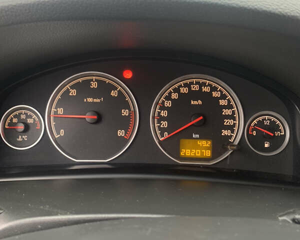 Опель Вектра, объемом двигателя 1.9 л и пробегом 282 тыс. км за 5100 $, фото 5 на Automoto.ua