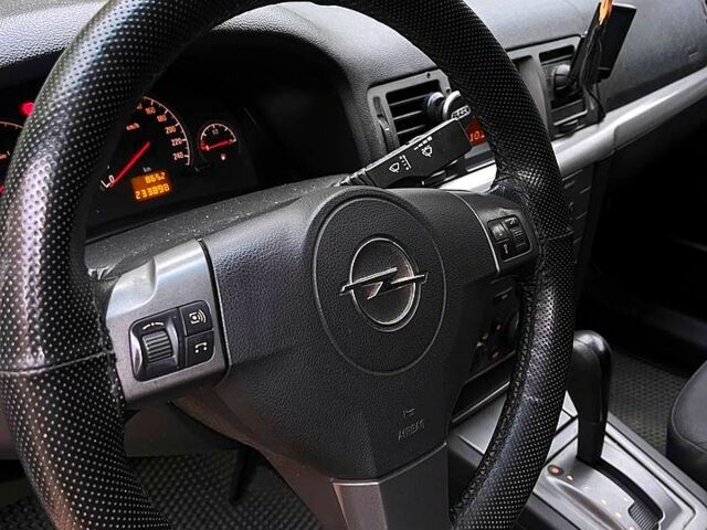Опель Вектра, объемом двигателя 19 л и пробегом 234 тыс. км за 5700 $, фото 8 на Automoto.ua