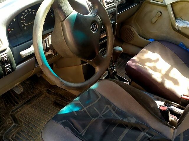 Опель Вектра, объемом двигателя 1.6 л и пробегом 0 тыс. км за 1500 $, фото 1 на Automoto.ua