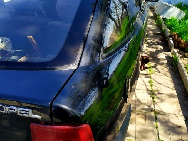 Опель Вектра, объемом двигателя 1.6 л и пробегом 0 тыс. км за 1500 $, фото 2 на Automoto.ua