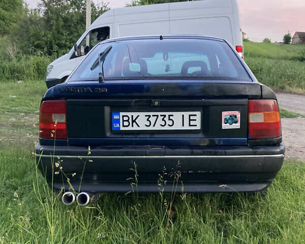 Опель Вектра, объемом двигателя 2 л и пробегом 345 тыс. км за 900 $, фото 2 на Automoto.ua