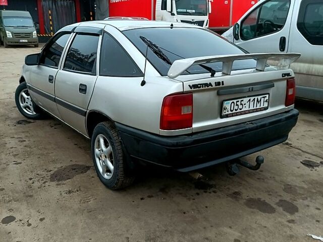 Опель Вектра, объемом двигателя 18 л и пробегом 0 тыс. км за 1430 $, фото 4 на Automoto.ua