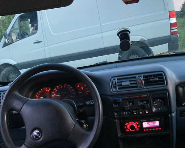 Опель Вектра, объемом двигателя 2 л и пробегом 345 тыс. км за 900 $, фото 6 на Automoto.ua