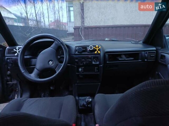Опель Вектра, объемом двигателя 2 л и пробегом 460 тыс. км за 1100 $, фото 16 на Automoto.ua