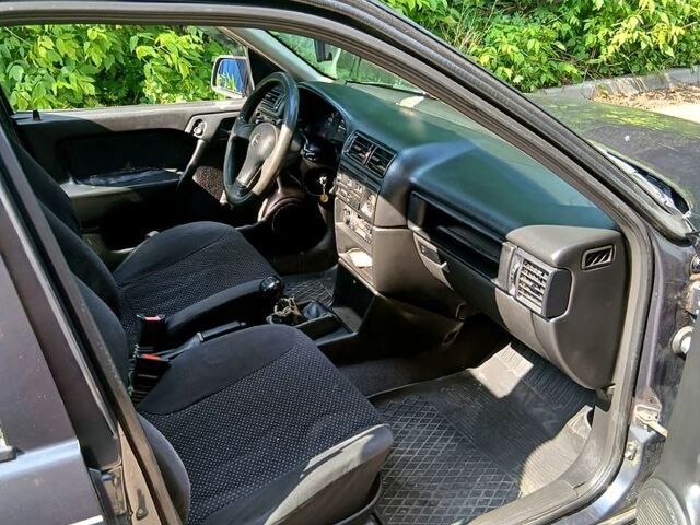 Опель Вектра, об'ємом двигуна 1.6 л та пробігом 150 тис. км за 1499 $, фото 8 на Automoto.ua