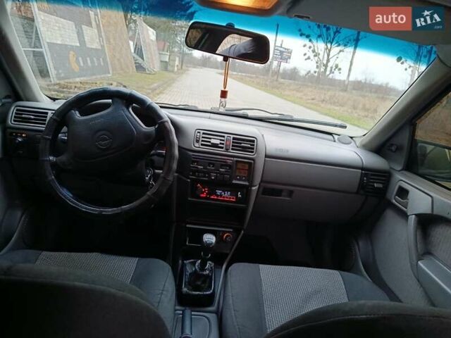 Опель Вектра, об'ємом двигуна 1.6 л та пробігом 430 тис. км за 2000 $, фото 7 на Automoto.ua