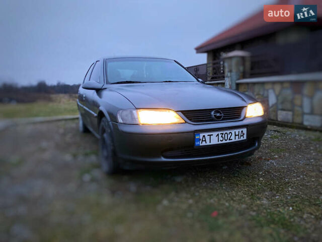 Опель Вектра, объемом двигателя 1.6 л и пробегом 340 тыс. км за 1600 $, фото 3 на Automoto.ua