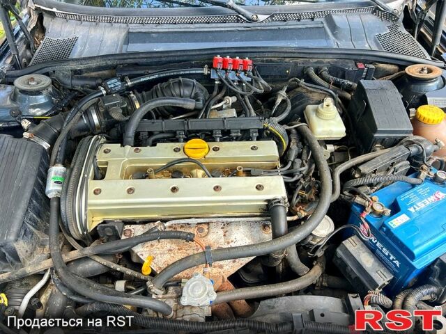 Опель Вектра, объемом двигателя 2 л и пробегом 365 тыс. км за 1700 $, фото 6 на Automoto.ua