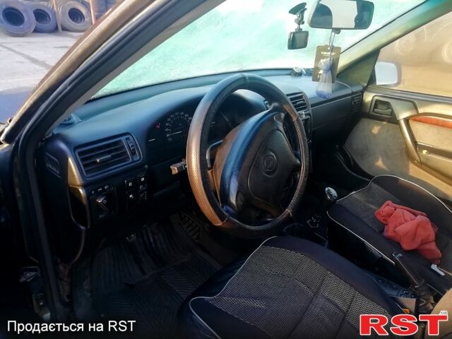 Опель Вектра, объемом двигателя 20 л и пробегом 0 тыс. км за 1380 $, фото 2 на Automoto.ua