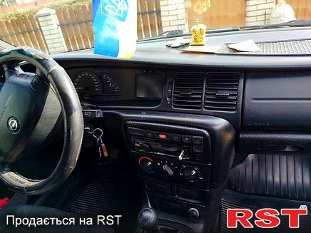 Опель Вектра, объемом двигателя 1.8 л и пробегом 450 тыс. км за 1600 $, фото 3 на Automoto.ua