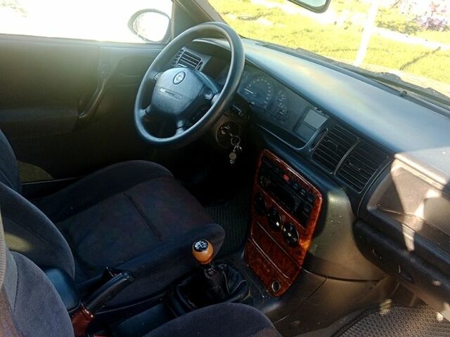 Опель Вектра, объемом двигателя 2 л и пробегом 450 тыс. км за 1550 $, фото 1 на Automoto.ua