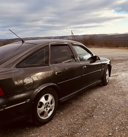 Опель Вектра, объемом двигателя 1.6 л и пробегом 293 тыс. км за 2100 $, фото 3 на Automoto.ua
