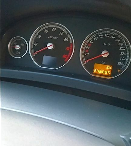 Опель Вектра, объемом двигателя 2.2 л и пробегом 247 тыс. км за 4300 $, фото 8 на Automoto.ua