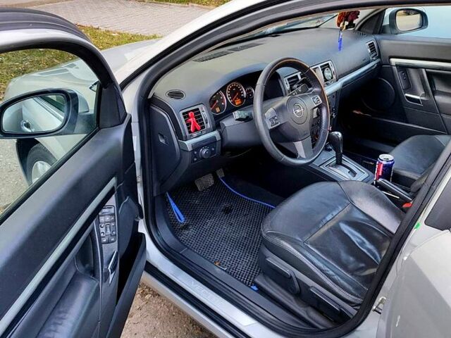 Опель Вектра, объемом двигателя 1.9 л и пробегом 374 тыс. км за 4000 $, фото 9 на Automoto.ua