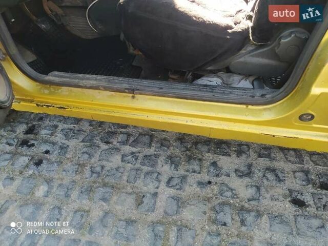 Желтый Опель Вектра, объемом двигателя 1.7 л и пробегом 300 тыс. км за 1300 $, фото 11 на Automoto.ua
