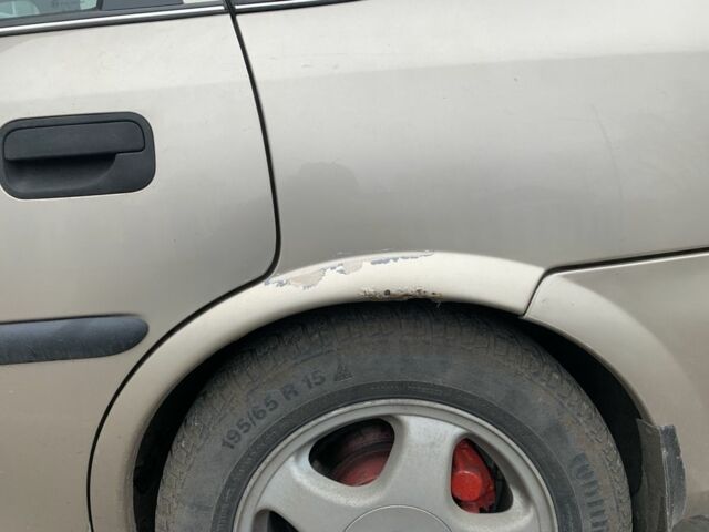 Жовтий Опель Вектра, об'ємом двигуна 1.8 л та пробігом 310 тис. км за 1700 $, фото 7 на Automoto.ua