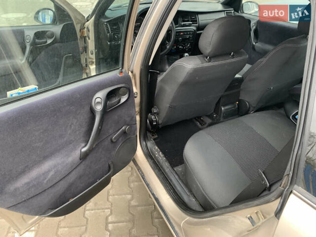 Желтый Опель Вектра, объемом двигателя 1.8 л и пробегом 310 тыс. км за 1700 $, фото 8 на Automoto.ua