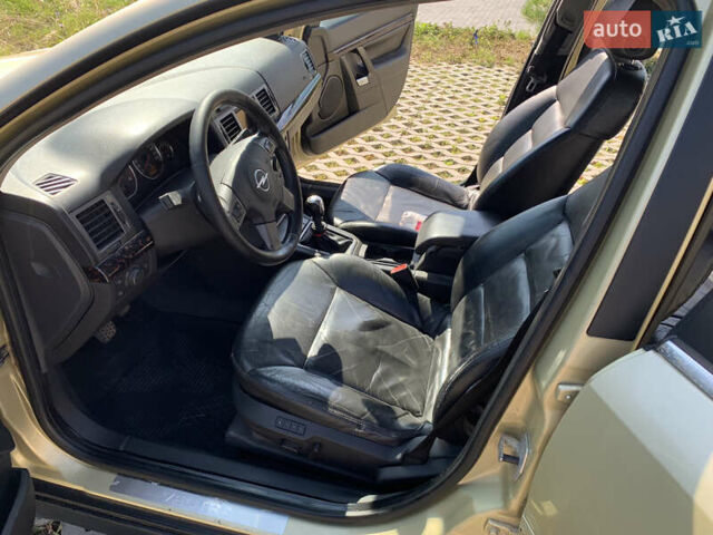 Желтый Опель Вектра, объемом двигателя 1.9 л и пробегом 383 тыс. км за 3500 $, фото 15 на Automoto.ua