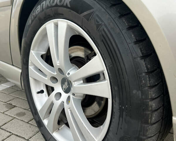 Жовтий Опель Вектра, об'ємом двигуна 3.2 л та пробігом 350 тис. км за 3750 $, фото 13 на Automoto.ua