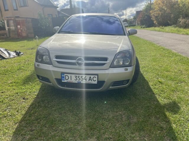 Желтый Опель Вектра, объемом двигателя 3.2 л и пробегом 377 тыс. км за 4300 $, фото 1 на Automoto.ua